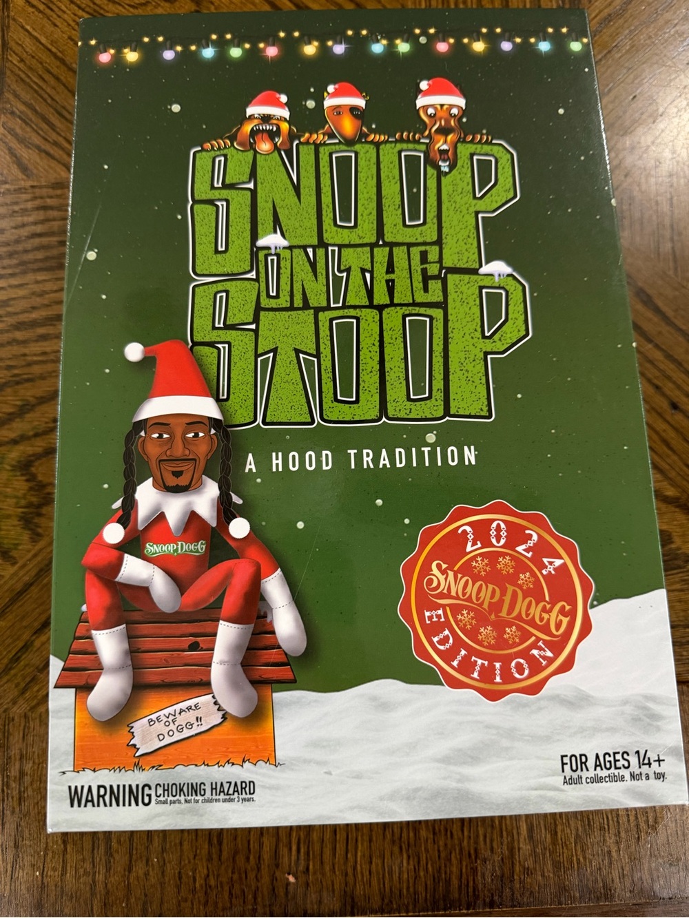 Snoop Dogg 'Snoop on the Stoop' Holiday Card — Green